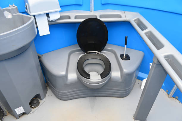 Porta potty delivery and setup in Hemphill, TX